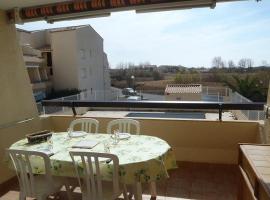 APPT 3 PIECES 28m2 + LOGGIA 8m2 REF 4046, hotel with parking in Le Castellas