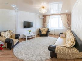 Двухкомнатные апартаменты на улице Естая, дом 89 напротив ТД Артур, place to stay in Pavlodar