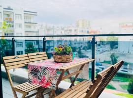 Yeni denize yakın minimalist evler, hotel en Mersin