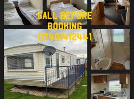 Caravan holiday let 2 bedroom happy days SOUTH chapel saint Leonards 05, hotelli kohteessa Chapel Saint Leonards