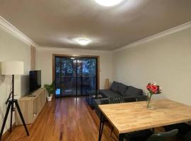 Comfortable 3 Bedroom House Pyrmont, hotell i Sydney