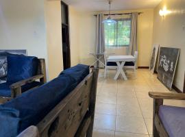 Tranquility three bedroom house with Wi-Fi, cottage di Dar es Salaam