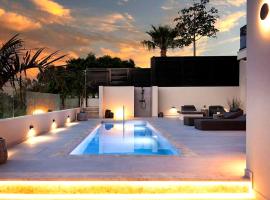 Orama Luxury Suite with private pool, hotel u gradu Hersonisos
