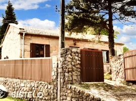 2 bedrooms house with enclosed garden and wifi at Sistelo, hotell i Sistelo