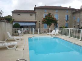 Gite L'ouche de mai, cottage in Fontaine-Chalendray