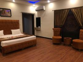 Defence-Mark-Hotel: Lahor, Allama Iqbal Uluslararası Havaalanı - LHE yakınında bir otel