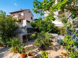 4 Bedroom Lovely Apartment In Krusevo