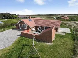 Holiday Home With Spa And Pool By The Sea - Sj670