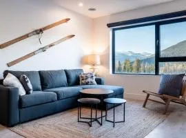 Drop in Condo by Revelstoke Vacations