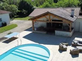 Belle dépendance avec piscine