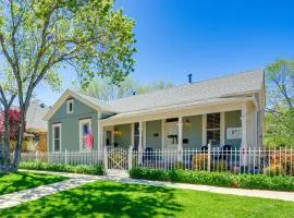 Walk to Courthouse Square Quiet Home with Porch