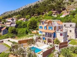 Two houses Villa Diana Jesenice with pool, sauna, playground