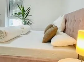Moderne Wohnung 100 m2 mit Büro und Terrasse