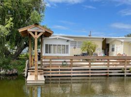 Cabin on the Water, hotel i Okeechobee