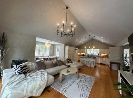 Modern House Family Retreat, holiday rental in Bar Harbor