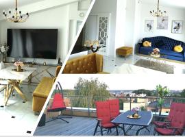 Luxury Penthouse with Large Terrace & Panoramic Old Town View, hotel near Akropolis Shopping and Entertainment Centre, Vilnius
