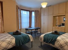 25 Minutes to Central London Rooms 35