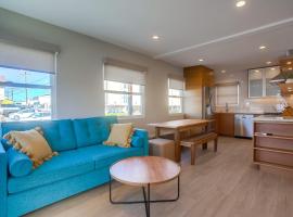 Ocean Beach Retreat, 3BR Newly Remodeled, Steps to Beach and Boardwalk, bolig ved stranden i San Diego