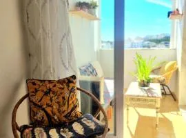 Stunning Room with private Bathroom and shared balcony, mainly with 2 adorable cats and a sweet Dog!