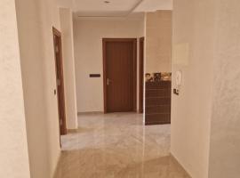Appartement saidia 3 chambre à 150 m de la plage, hotel in Saidia 