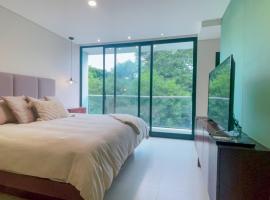 Luxurious stay at modern apartment (Equipetrol), hotel near Consulate of Brazil, Santa Cruz de la Sierra