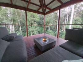 Eucalyptus Escape - Privacy in the Hinterland: Peachester şehrinde bir tatil evi
