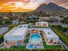 Old Town Scottsdale Luxury Villa - Heated Pool, Spa, Rooftop Deck, Sauna, Speakeasy