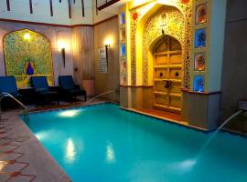 Umaid Mahal - A Heritage Style Boutique Hotel، فندق في جايبور