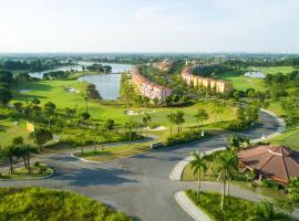 Wyndham Sky Lake Resort and Villas, resor di Hanoi