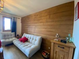 Le Gabiott, Appartement neuf pour 4, au pied des pistes à La Rosière, hotel in Montvalezan