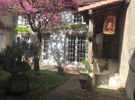 Loggia de la Closerie, Hotel in Descartes