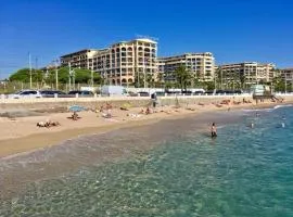 A&H Homes - Cannes Beach - Near Train Station