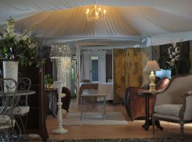 Luganville में Hidden Cove Eco Retreat, स्विमिंग पूल वाला होटल