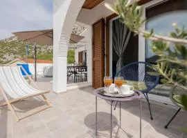 Holiday home Panoramico with jacuzzi
