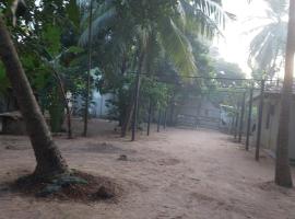 House near main temple, hotel en Batticaloa