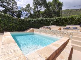 GKK House private swimming pool luxury house, ξενοδοχείο κοντά σε Μονή Θεοτόκου, Σκριπερό