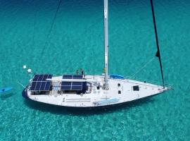 73ft Family Charter Yacht with Crew all inclusive, imbarcazione a Waisalatupo
