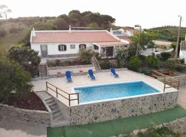 Beautiful house in Costa Vicentina, Ferienwohnung in Chabouco