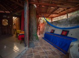 1 bedroom cabin, 3 blocks from beach and center of San Juan – domek górski w mieście San Juan del Sur