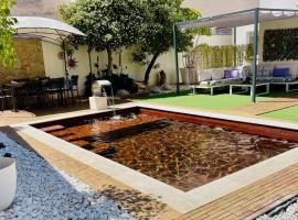 Villa Paradise, urban oasis by -Toprentalsbarcelona-, hotel em Esplugues de Llobregat