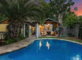 An Oasis, private hot tub and pool, sleeps 14!