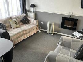 2 Bedroom Chalet Close to Beach, hotel v mestu Hemsby