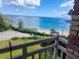 Appartement pleine vue mer au bord de la plage, hotel v destinaci Binic
