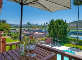 Villa Beautifully Remodeled - Private Balcony - Pool View - BBQ Access - Gated Reserved Parking pilsētā Ensinitasa