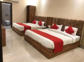 Hampton Hotel - 100 mt from Golden Temple, hotell i Amritsar