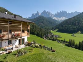 Unterkantiolerhof, ferme à Funes