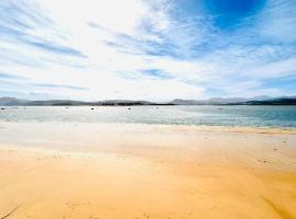 Acogedor Apartamento con Wi-fi y vistas, hotel di Santoña