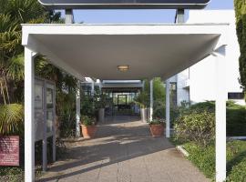 Hôtel Villa Bellagio Blois by Popinns, Hotel in La Chaussée-Saint-Victor