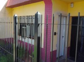SN - Departamento 2 ambientes Sin cocina - Serena Alojamientos, stuga i San Nicolás de los Arroyos