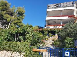 Apartments by the sea Murter - 22397, hotel v Murteru